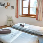 Апартаменты Zuhaus Gruab - Dog Friendly Tyrolean With Fireplace Wildshoenau Premiumcard Вильдшёнау