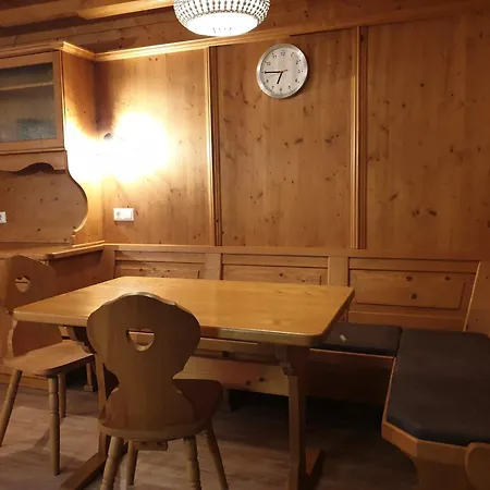 Апартаменты Cozy Tyrolean Quiet View And Dogs Welcome