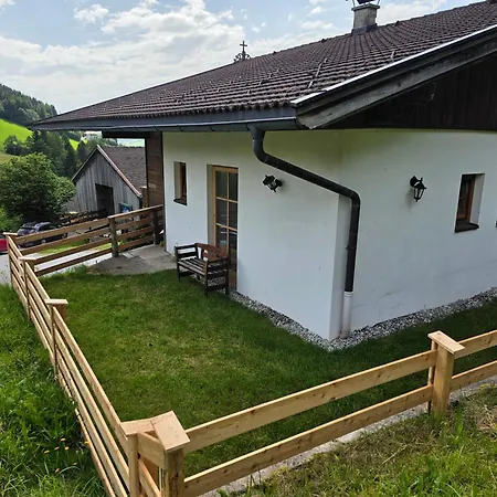Zuhaus Gruab - Dog Friendly Tyrolean With Fireplace Premiumcard アパート