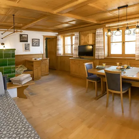 Zuhaus Gruab - Dog Friendly Tyrolean With Fireplace Premiumcard 아파트 *